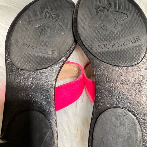 Gucci Women's Hot Pink Sandals with Gold Accents - Picture 4 of 17